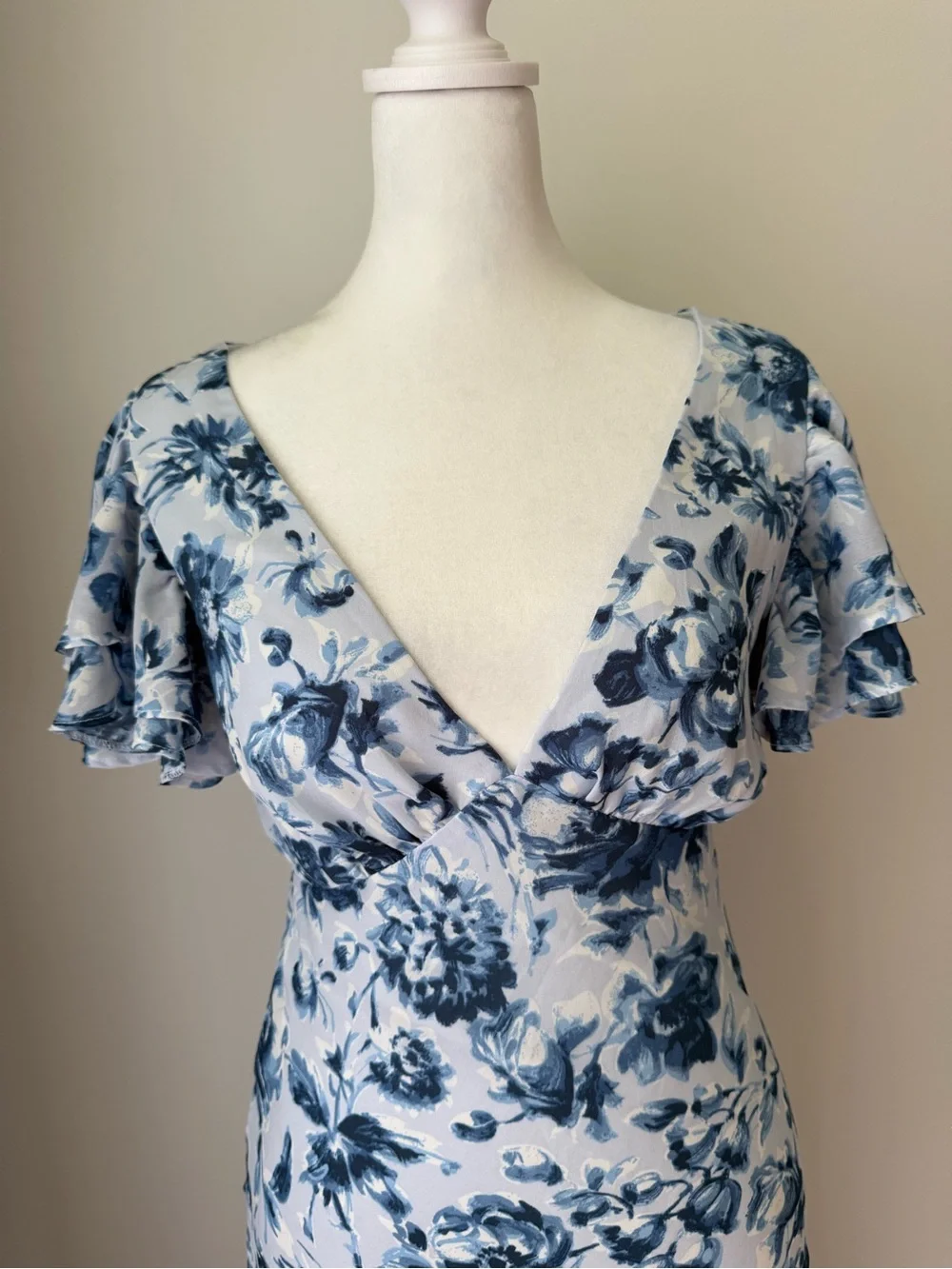 Abercrombie & Fitch Blue Floral V-Neck Maxi Dress with Flutter Sleeves SP